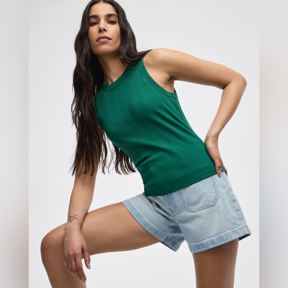 Reitmans Evergreen Ribbed Tank Top NWT Medium - Picture 2 of 7